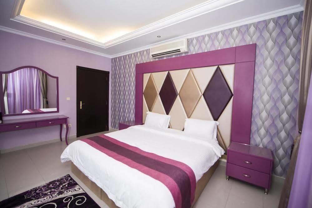 Hotelier Suites Riyadh Eksteriør billede